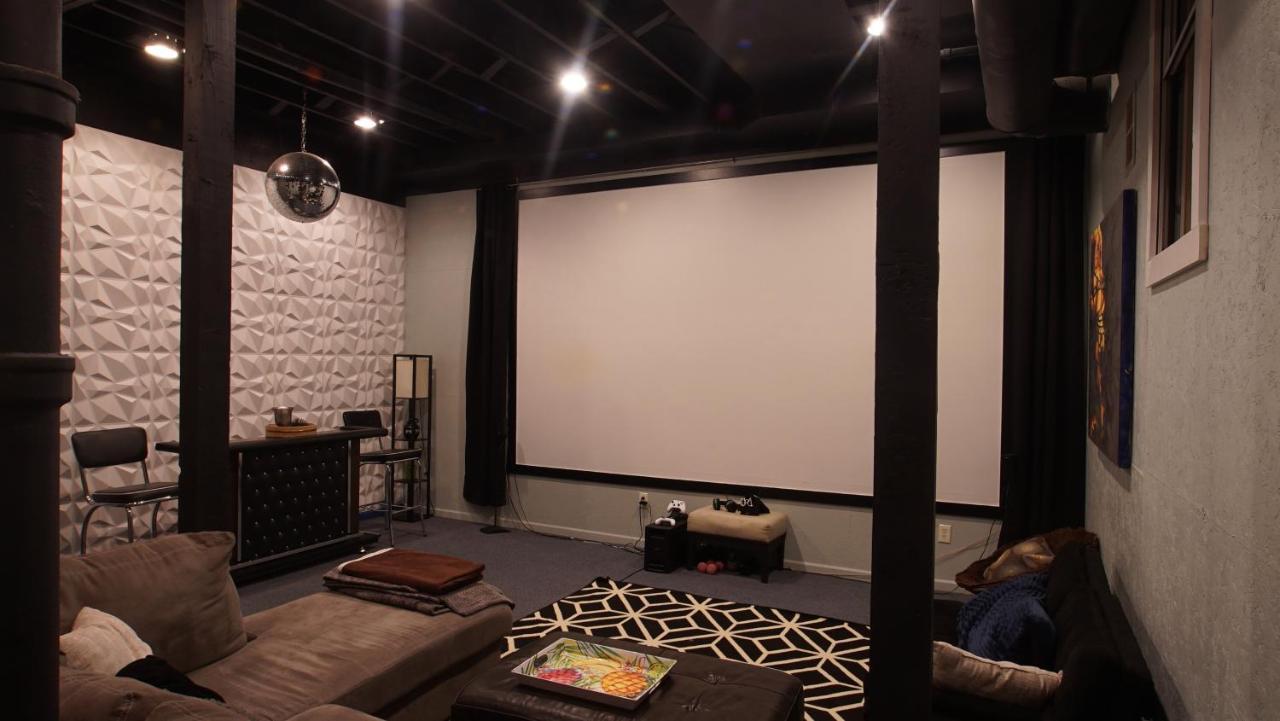 160Inch Home Movie Theater- Great For Movie Night! Omaha Luaran gambar